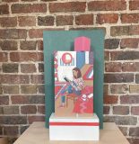 Le-pied-sur-la-chaise-scaled