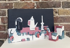 BOIS-NATURE-MORTE-AU-CHANDELIER-SUR-FOND-BLEU